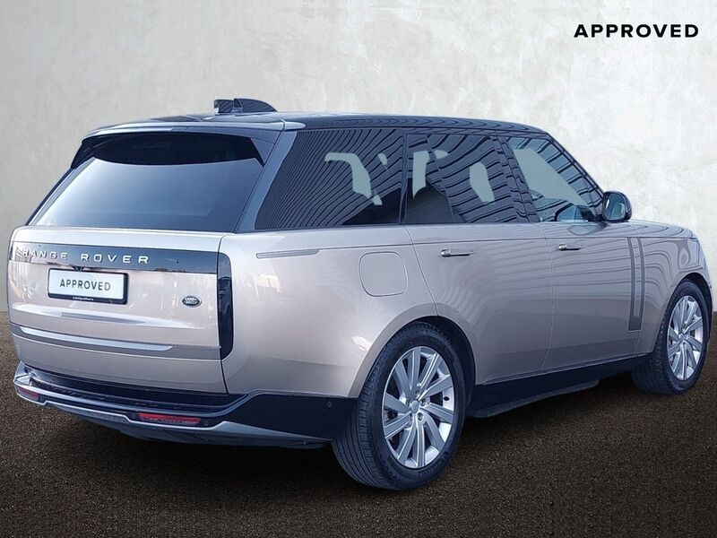 More views of Land Rover Range Rover