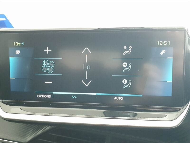 More views of Peugeot 2008