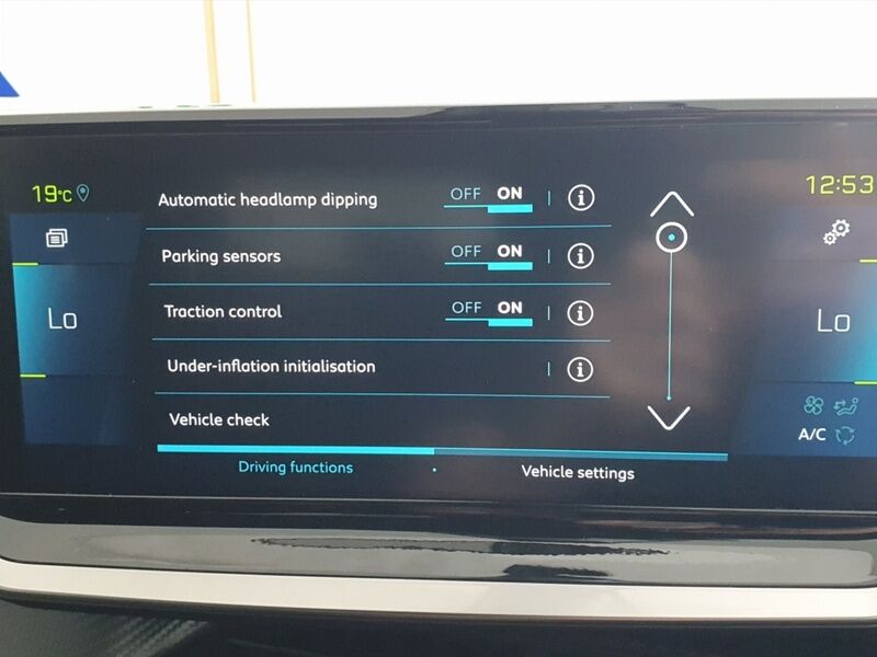 More views of Peugeot 2008
