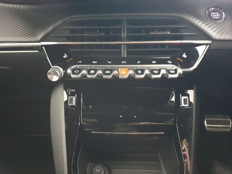 More views of Peugeot 2008