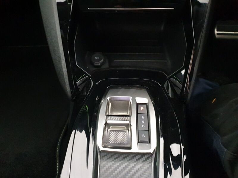 More views of Peugeot 2008