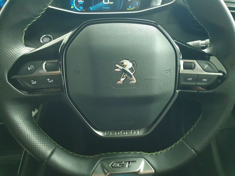 More views of Peugeot 2008