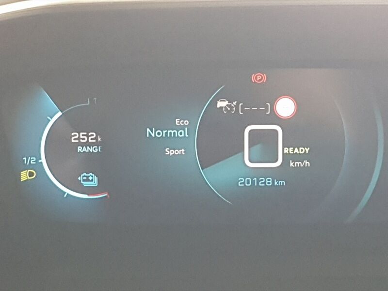 More views of Peugeot 2008