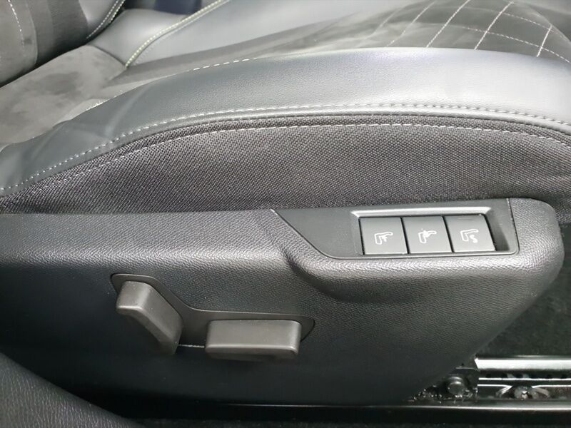 More views of Peugeot 2008