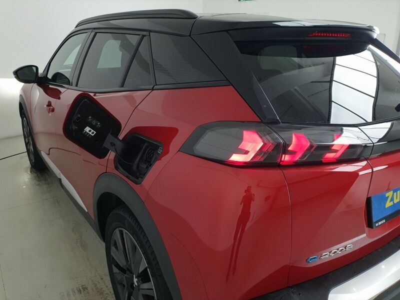 More views of Peugeot 2008