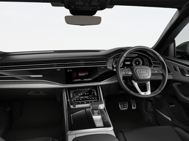 More views of Audi Q8