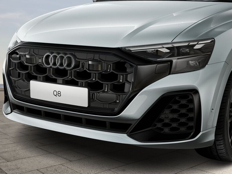More views of Audi Q8