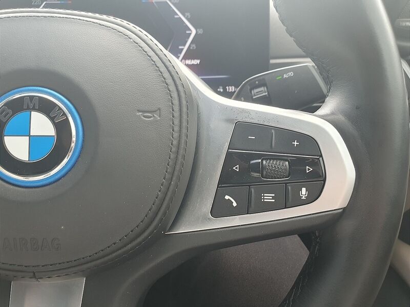 More views of BMW i4
