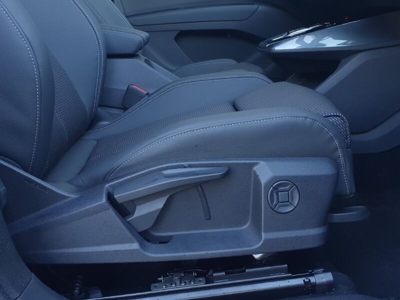 More views of Audi Q4 E-tron