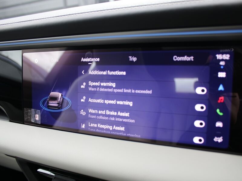 More views of Porsche Macan
