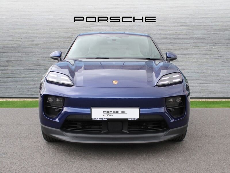 More views of Porsche Macan