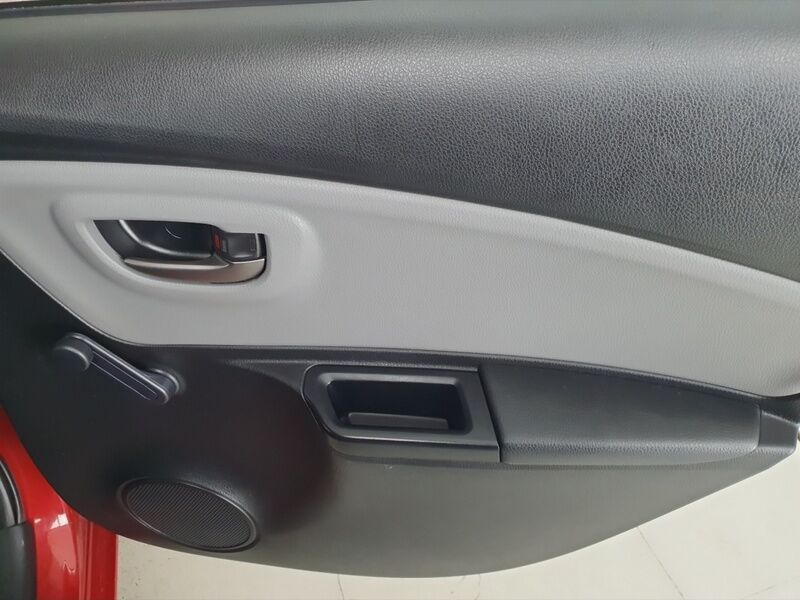 More views of Toyota Yaris