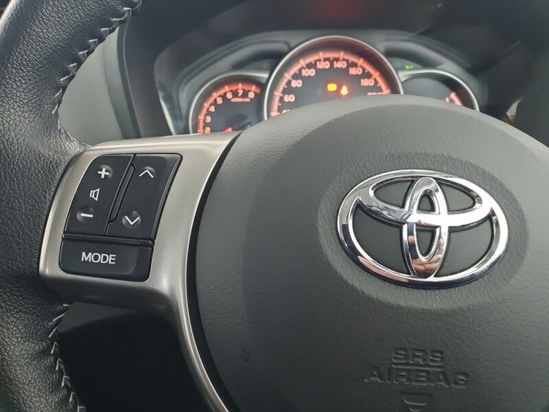 More views of Toyota Yaris