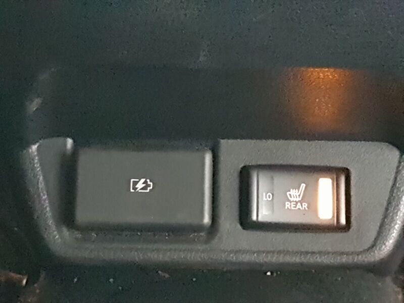 More views of Nissan Leaf