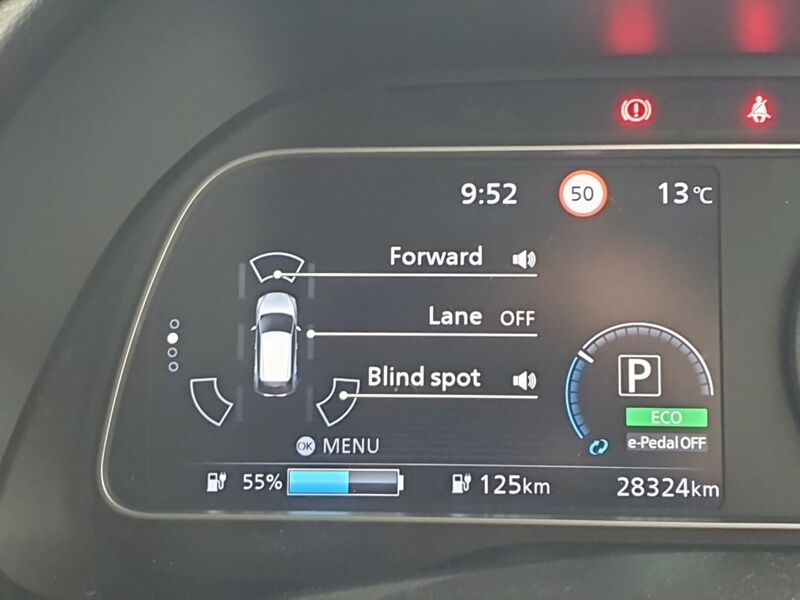 More views of Nissan Leaf