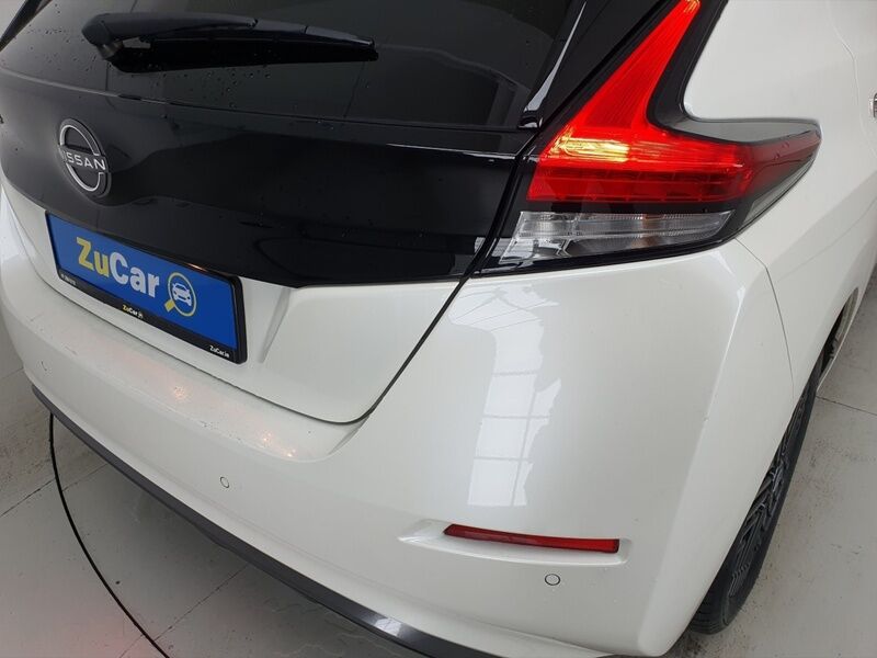 More views of Nissan Leaf