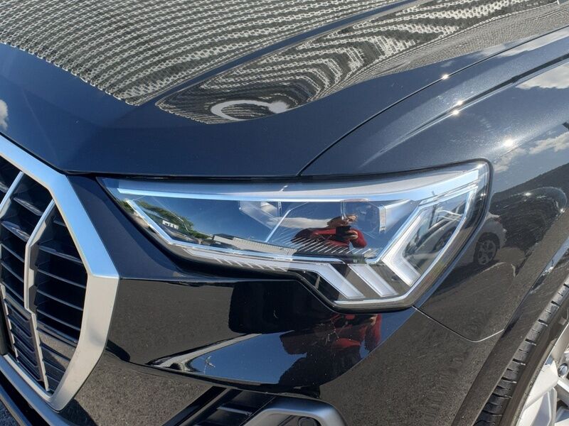 More views of Audi Q3