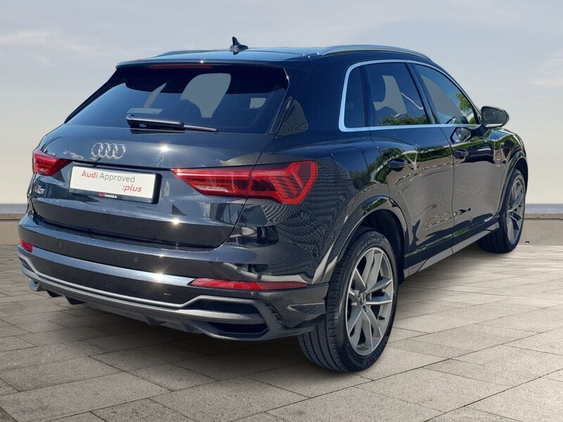 More views of Audi Q3