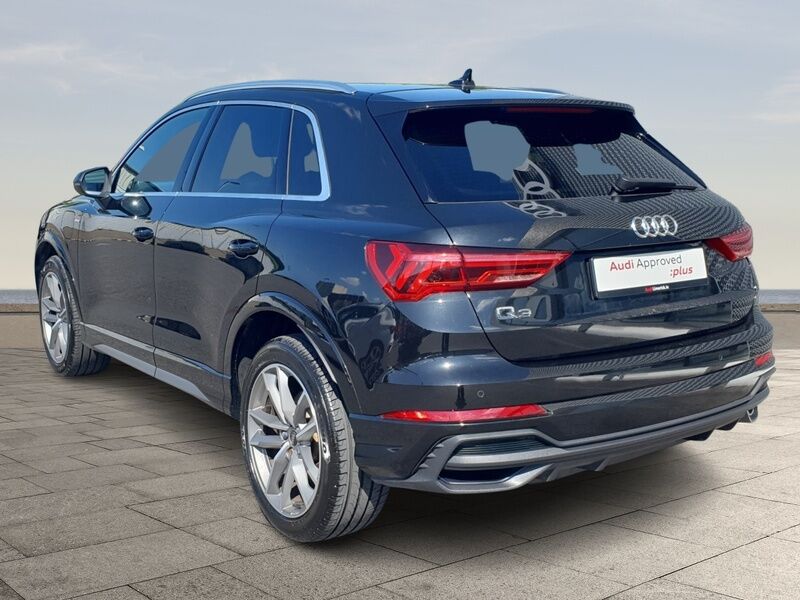 More views of Audi Q3