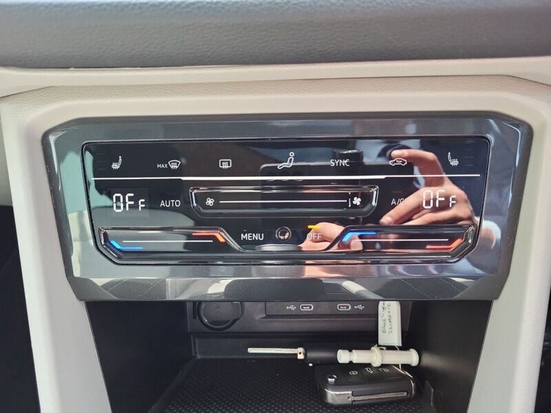 More views of Volkswagen Tiguan