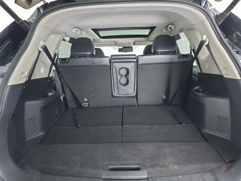 More views of Nissan X-Trail
