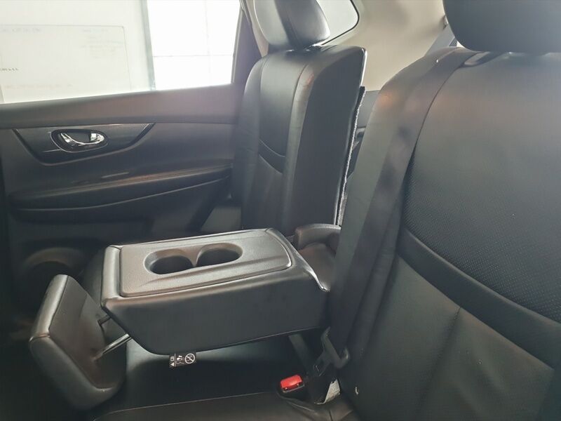 More views of Nissan X-Trail