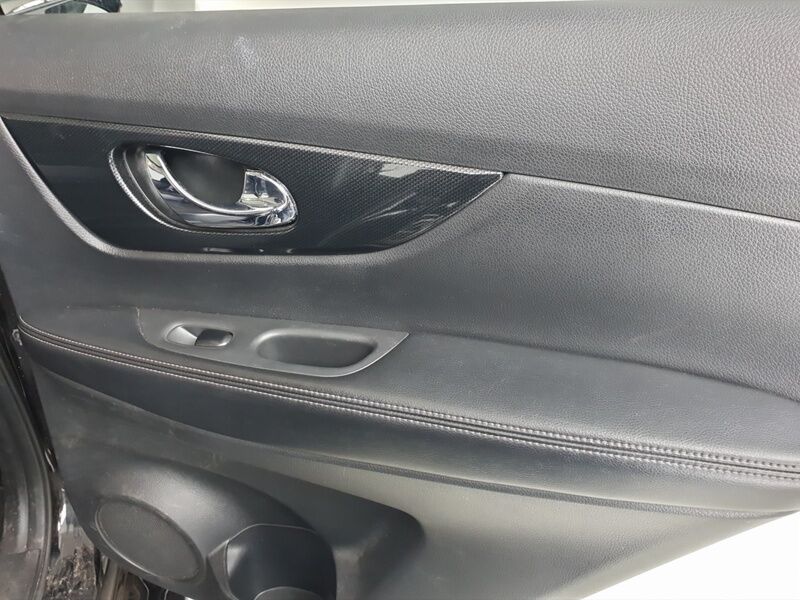 More views of Nissan X-Trail