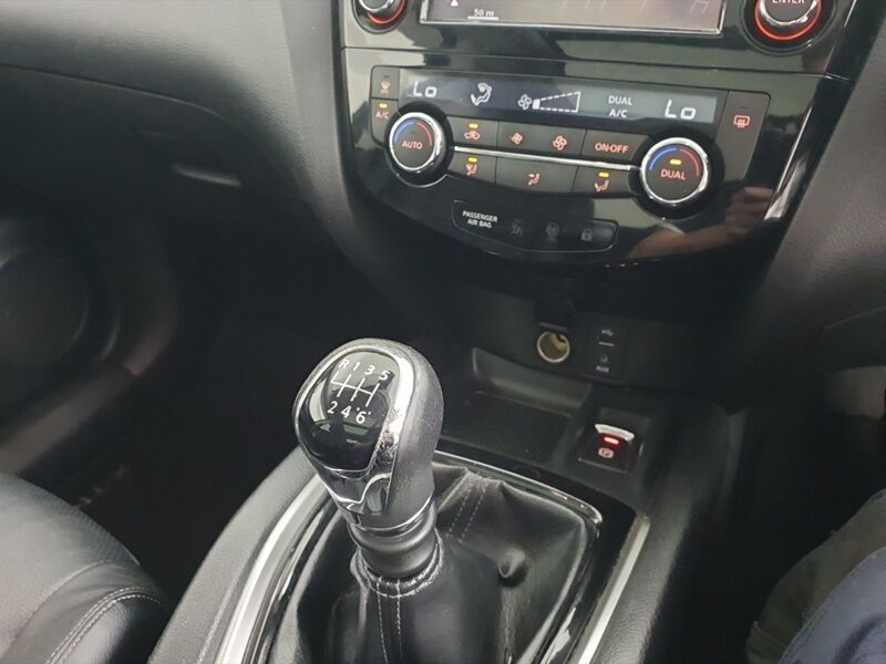 More views of Nissan X-Trail