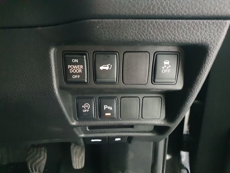 More views of Nissan X-Trail