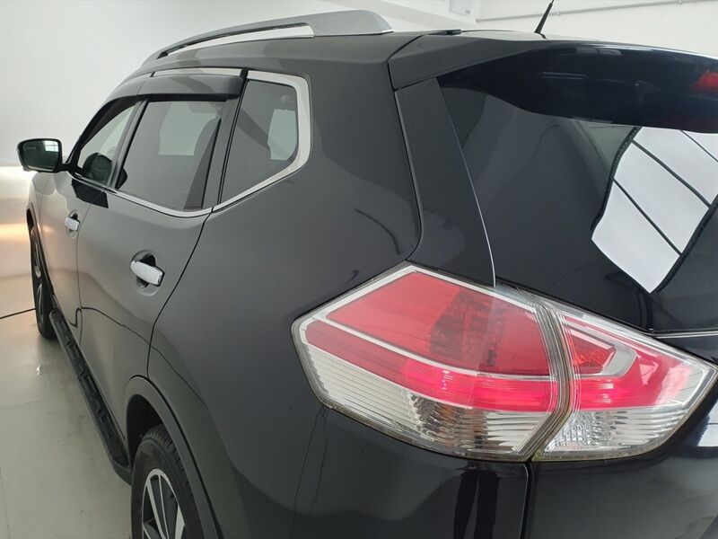 More views of Nissan X-Trail
