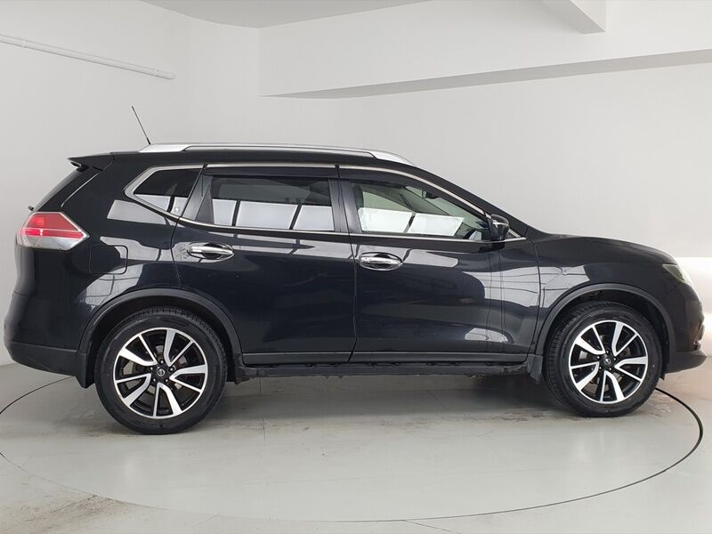 More views of Nissan X-Trail