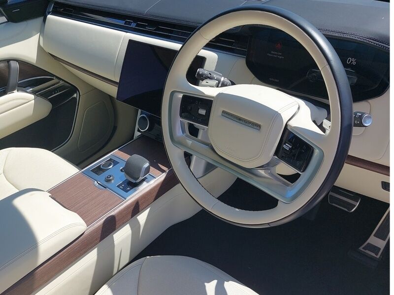 More views of Land Rover Range Rover