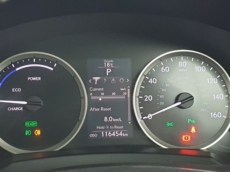 More views of Lexus IS300h
