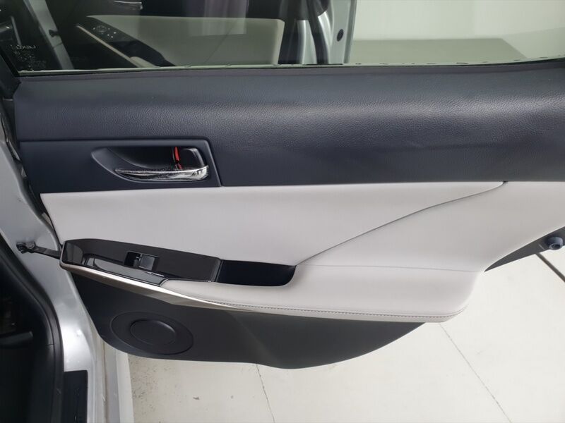 More views of Lexus IS300h