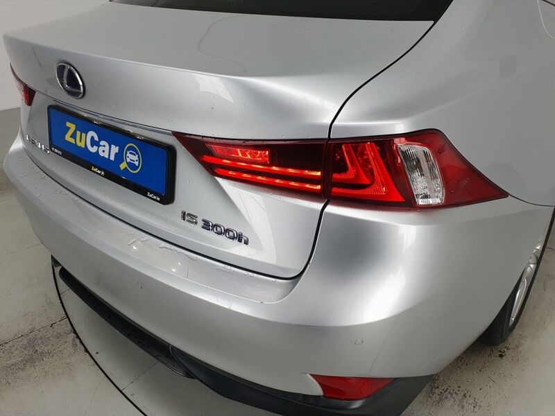 More views of Lexus IS300h