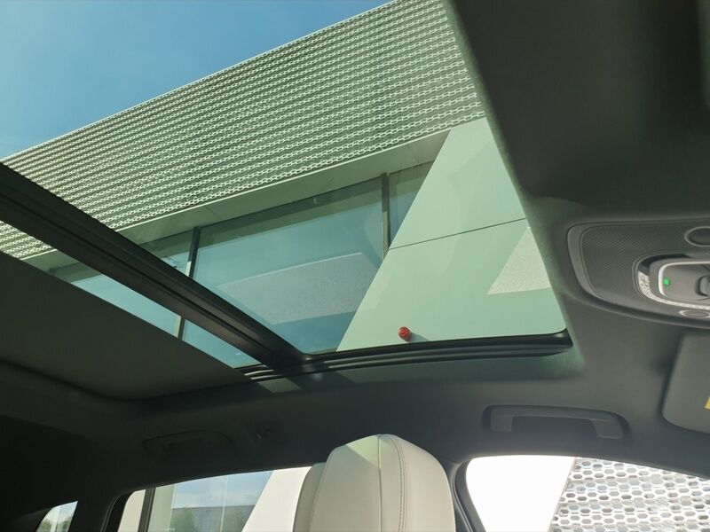 More views of Audi Q8 e-tron