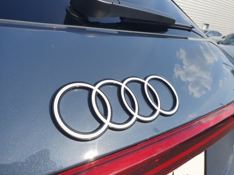 More views of Audi Q8 e-tron