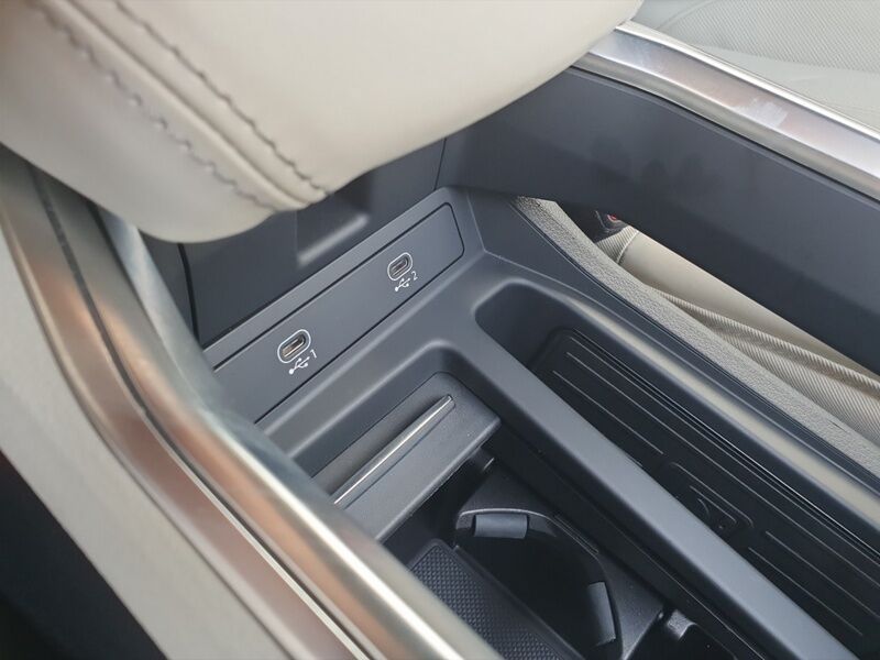 More views of Audi Q8 e-tron