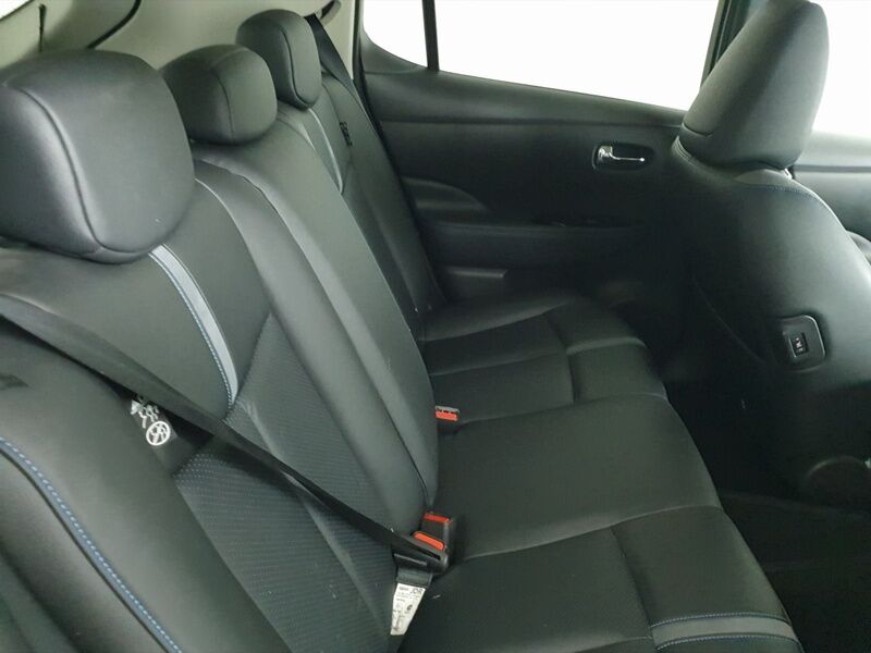 More views of Nissan Leaf