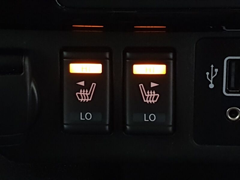 More views of Nissan Leaf