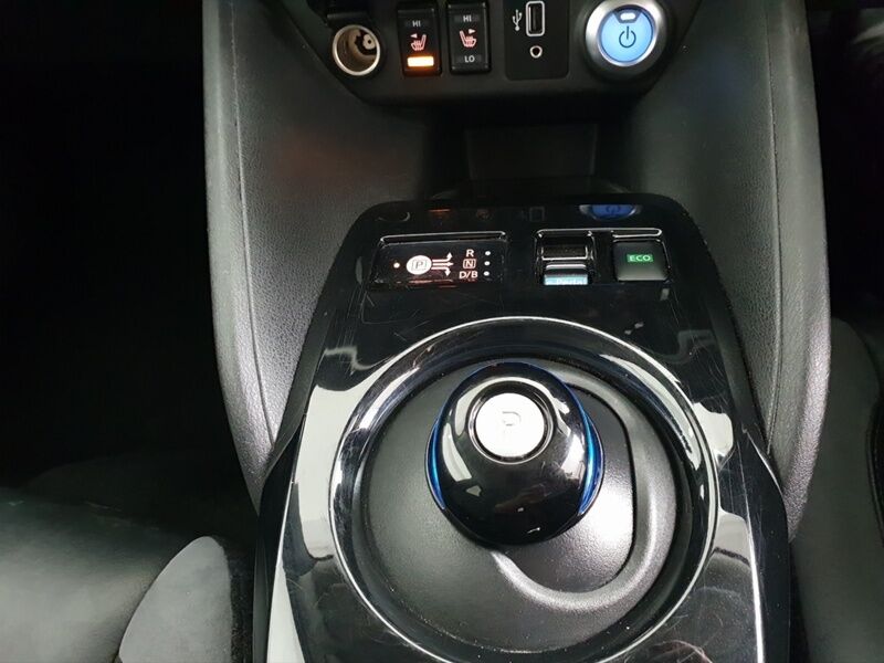 More views of Nissan Leaf