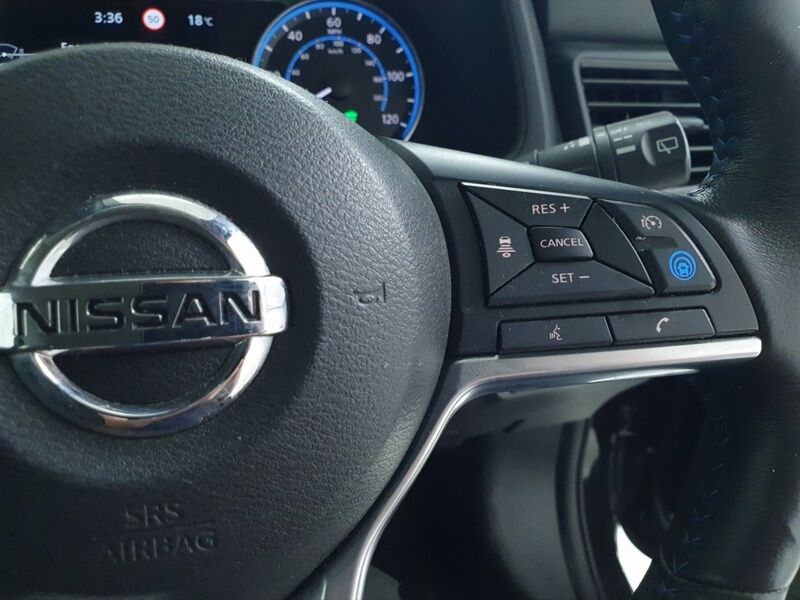 More views of Nissan Leaf