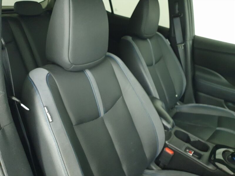 More views of Nissan Leaf