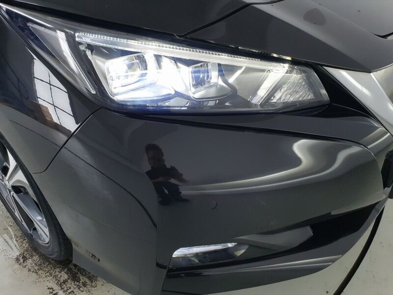 More views of Nissan Leaf