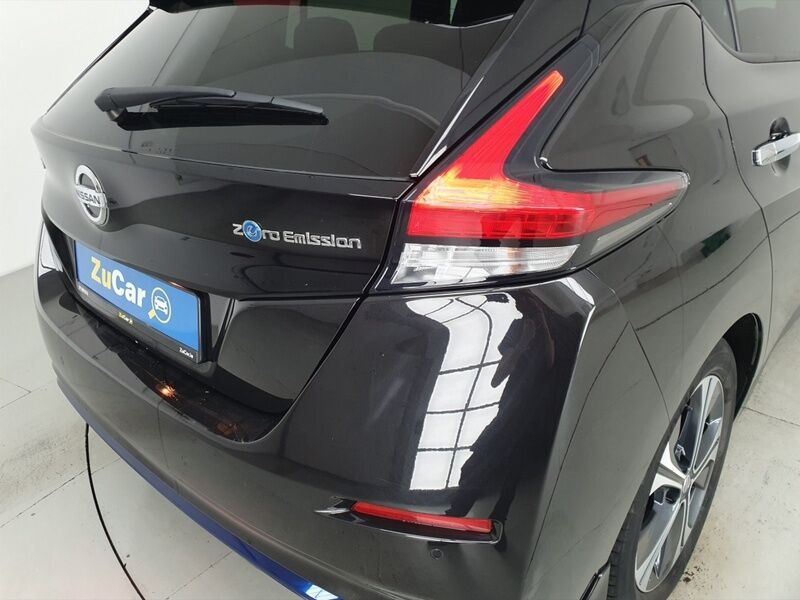 More views of Nissan Leaf