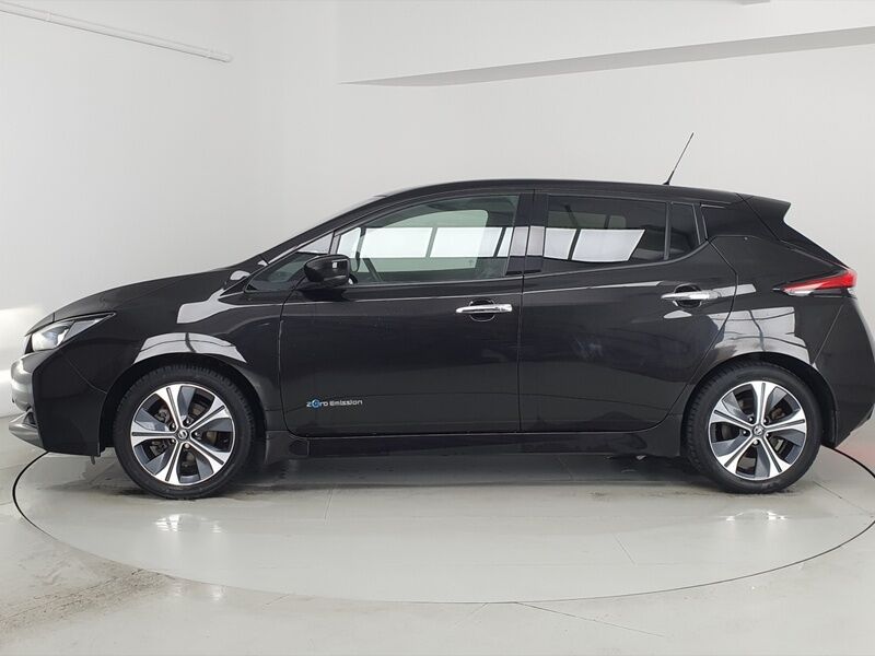 More views of Nissan Leaf