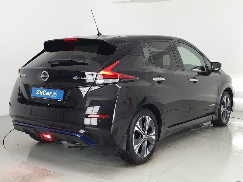 More views of Nissan Leaf