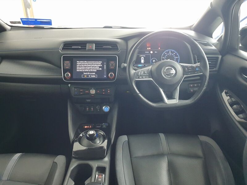 More views of Nissan Leaf
