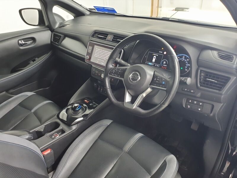 More views of Nissan Leaf