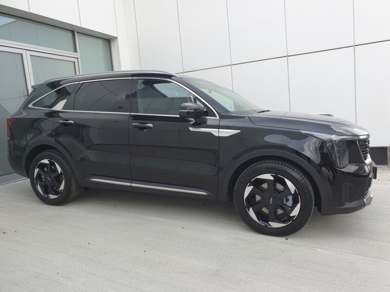 More views of Kia Sorento